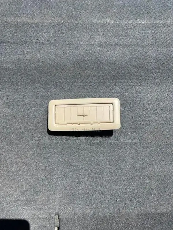 Toyota Landcriuser V8 Sahara 200 Roof AC vent