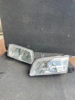 Nissan Sunny B15 Headlight Set