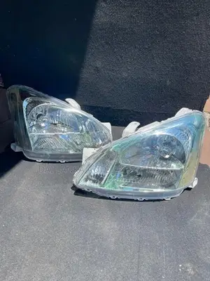 Toyota Premio 240 Xenon Headlight Set