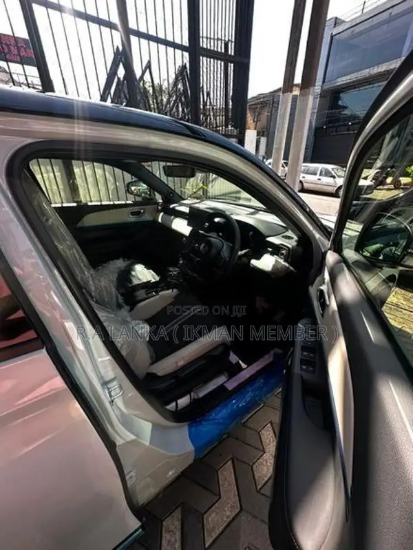 Honda Vezel Z PLAY MOONROOF 2026