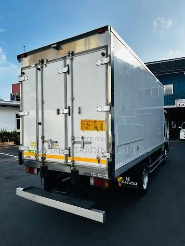 Isuzu Elf Full Body freezer 2016