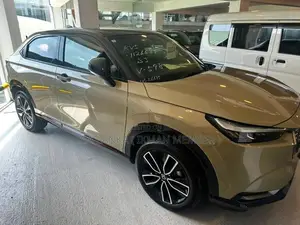 Honda Vezel Z PLAY MOONROOF 2024