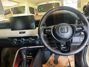 Honda Vezel Z PLAY MOONROOF 2024