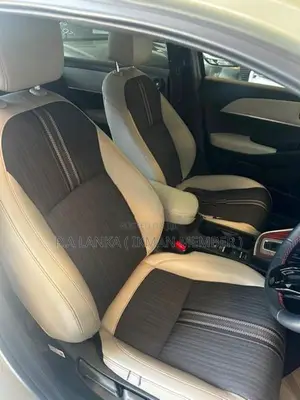 Honda Vezel Z PLAY MOONROOF 2024