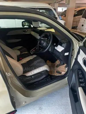 Honda Vezel Z PLAY MOONROOF 2024