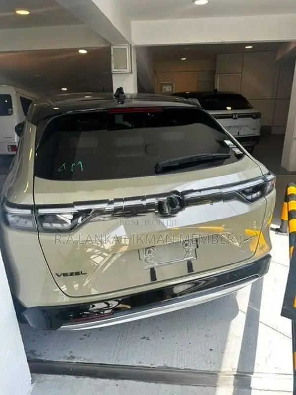 Honda Vezel Z PLAY MOONROOF 2024