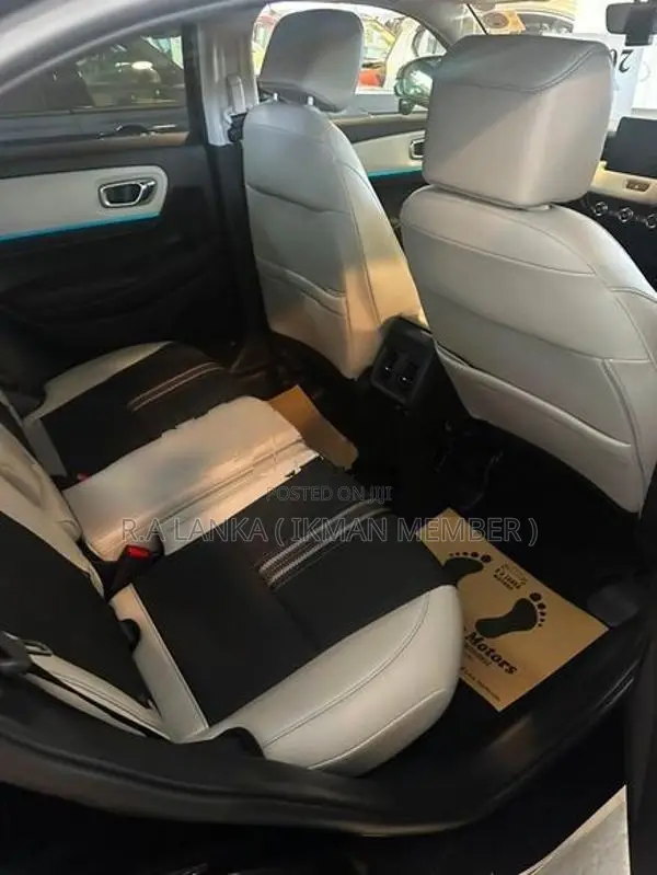 Honda Vezel Z PLAY 2024