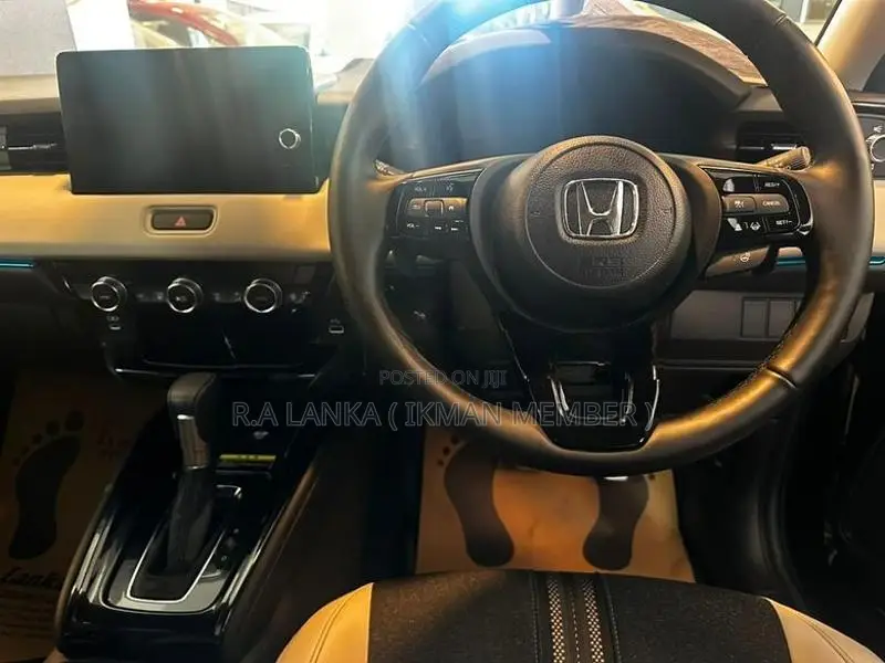 Honda Vezel Z PLAY 2024