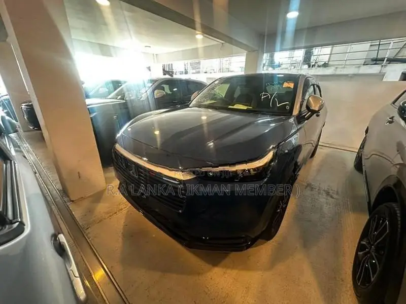 Honda Vezel Z PLAY MOONROOF 2024