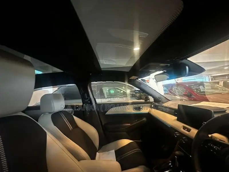 Honda Vezel Z PLAY MOONROOF 2024
