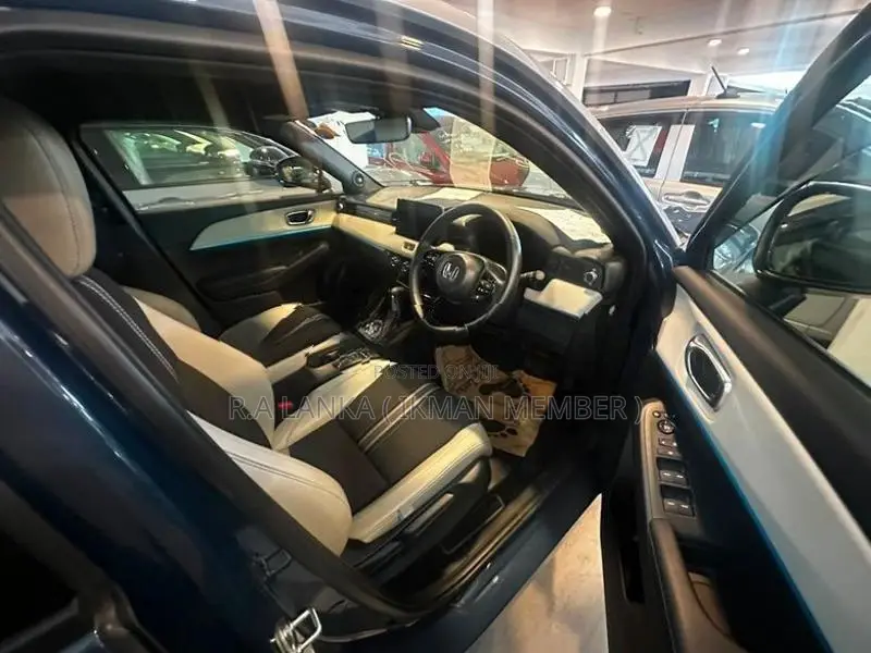 Honda Vezel Z PLAY MOONROOF 2024
