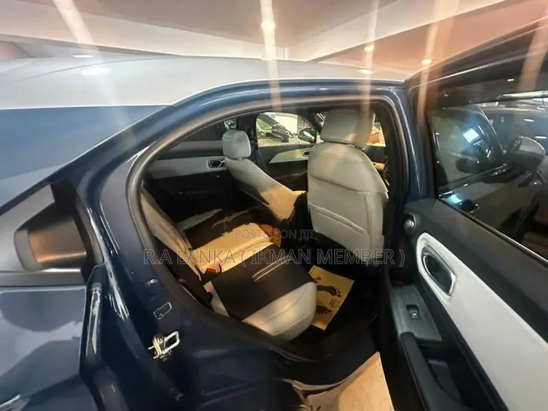 Honda Vezel Z PLAY MOONROOF 2024