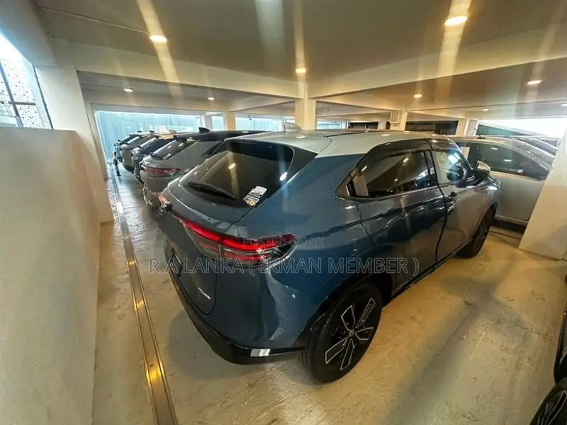 Honda Vezel Z PLAY MOONROOF 2024