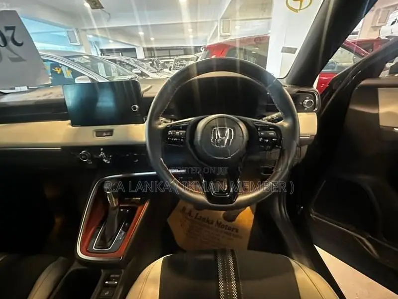 Honda Vezel Z PLAY MOONROOF 2024