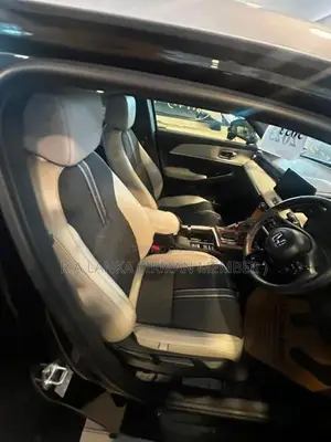 Honda Vezel Z PLAY MOONROOF 2024