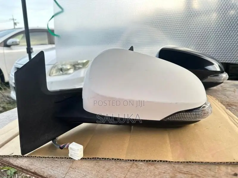 Toyota Aqua Side Mirror (complete)