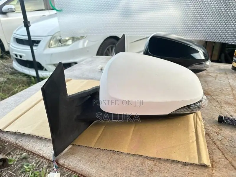 Toyota Aqua Side Mirror (complete)