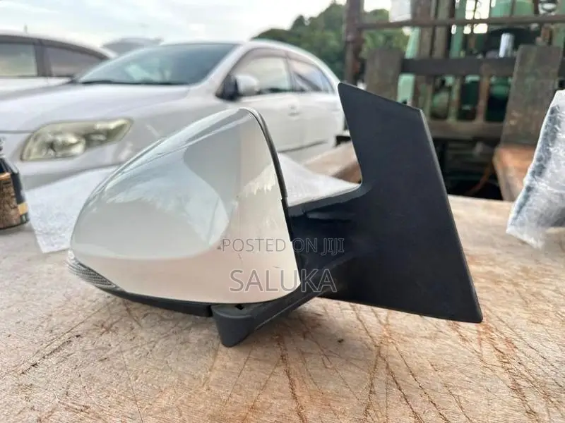 Toyota Aqua Side Mirror (complete)
