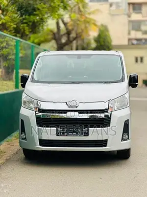 Toyota Hiace GDH FLATROOF 2026