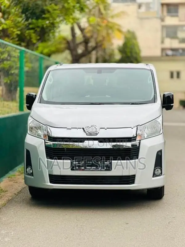 Toyota Hiace GDH FLATROOF 2026