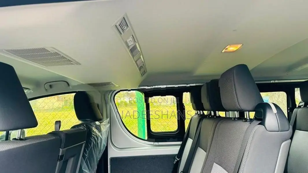 Toyota Hiace GDH FLATROOF 2026