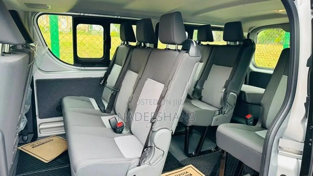 Toyota Hiace GDH FLATROOF 2026