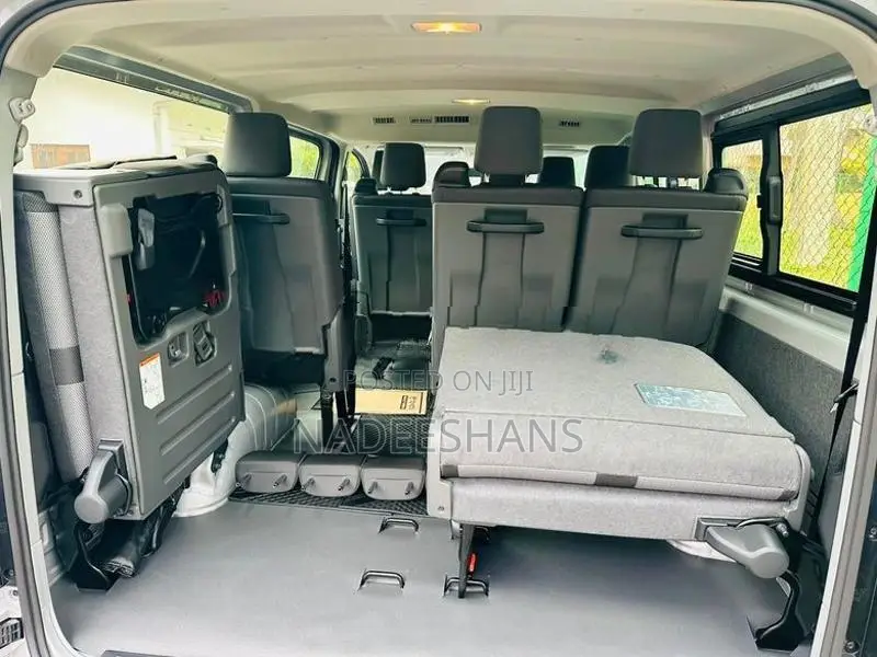 Toyota Hiace GDH FLATROOF 2026