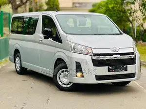 Toyota GDH 301R HIACE FLATROOF 2026