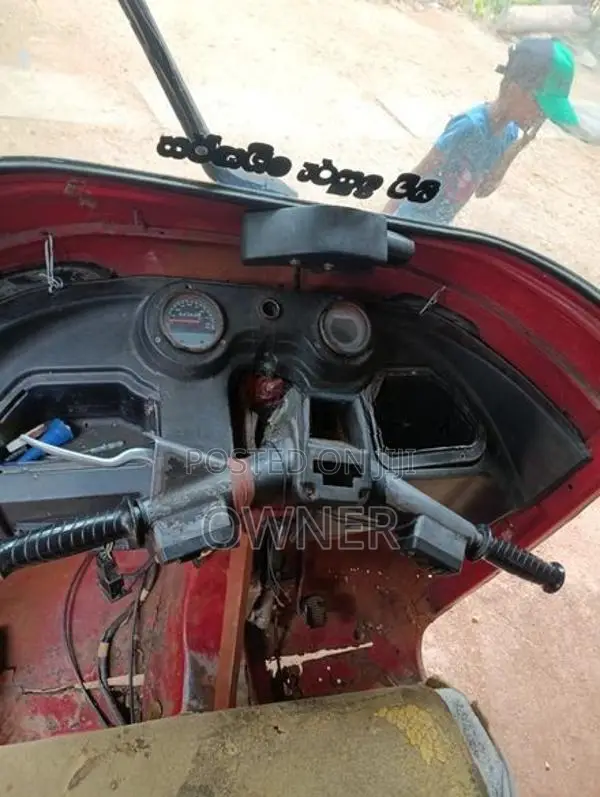 Bajaj RE චූං පාන් 2010
