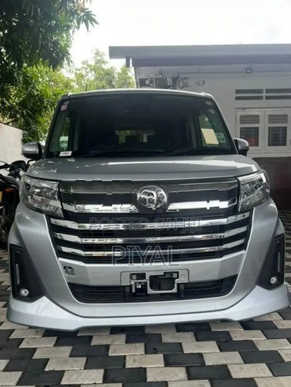 Toyota Roomy Custom G 2024
