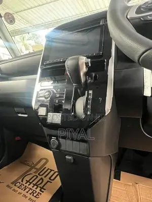Toyota Roomy Custom G 2024