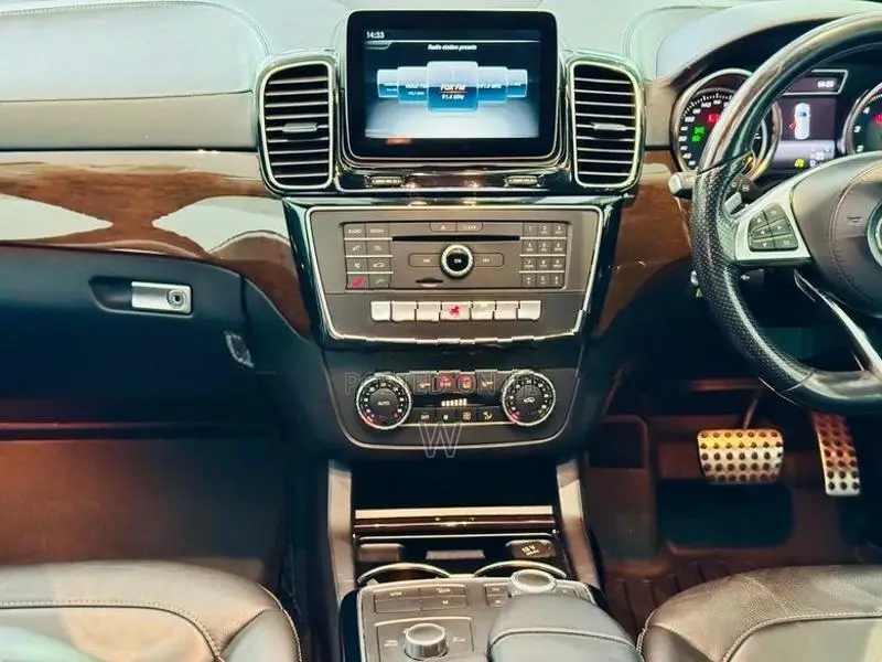 Mercedes Benz GLS 400 AMG Premium 1ST Owne 2016