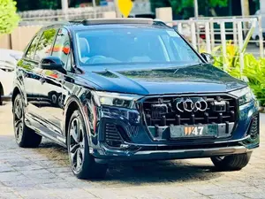 Audi Q7 S-Line QUATTRO Spec 2025