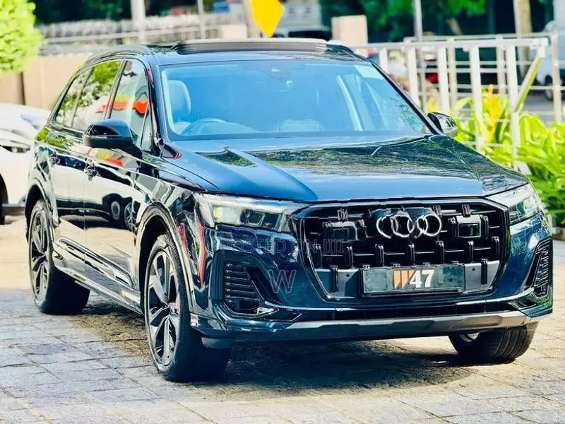 Audi Q7 S-Line QUATTRO Spec 2025