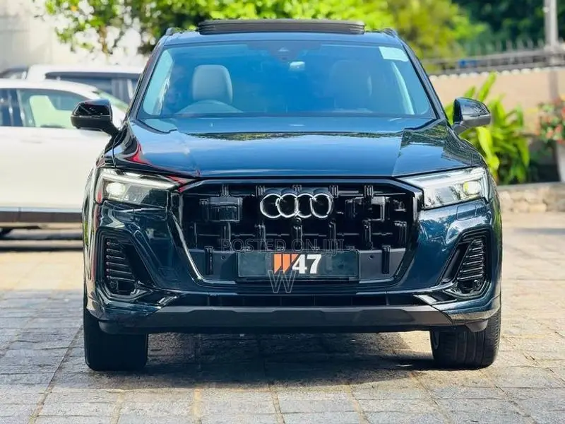 Audi Q7 S-Line QUATTRO Spec 2025