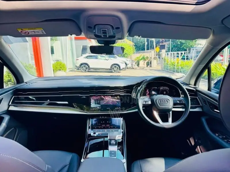 Audi Q7 S-Line QUATTRO Spec 2025