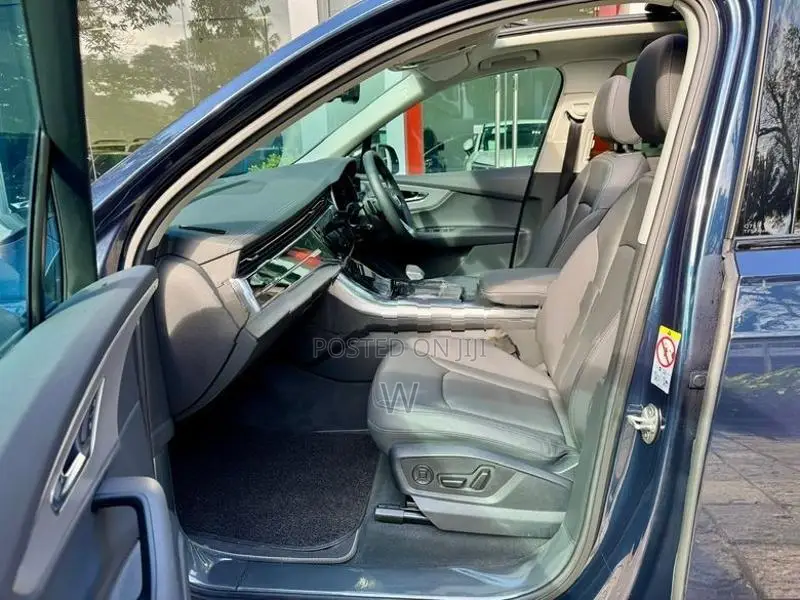Audi Q7 S-Line QUATTRO Spec 2025