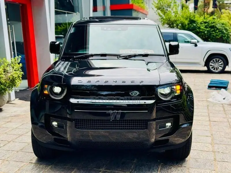 Land Rover Defender Dynamic UK S/Petrol 2024