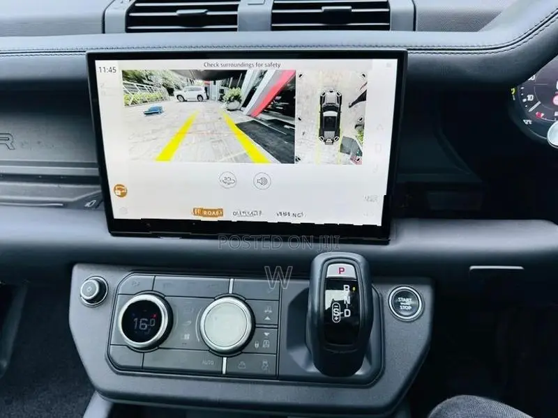 Land Rover Defender Dynamic UK S/Petrol 2024