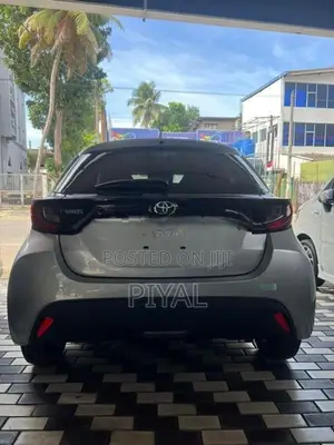 Toyota Yaris G 2023
