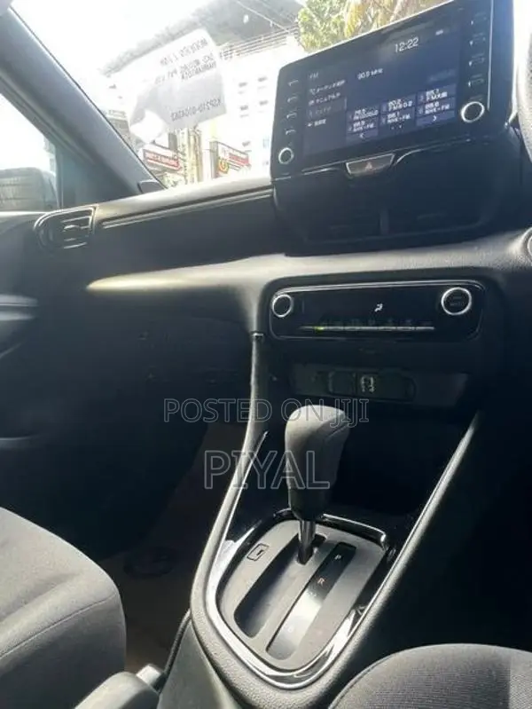 Toyota Yaris G 2023