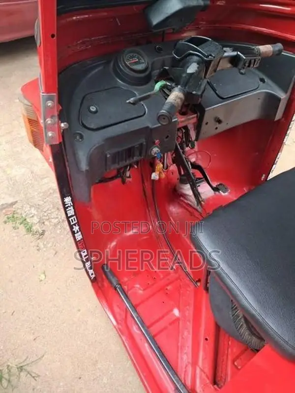 Bajaj RE 4 Stroke 2012