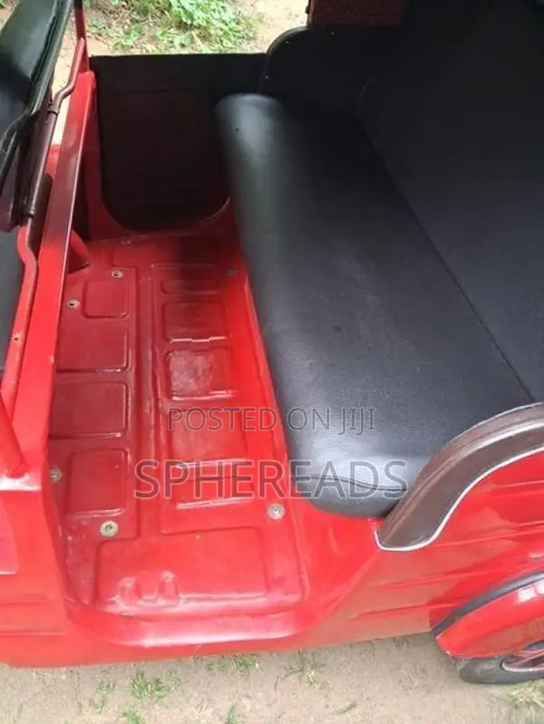 Bajaj RE 4 Stroke 2012