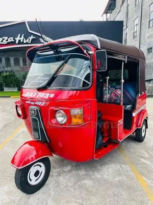 Bajaj RE 2013