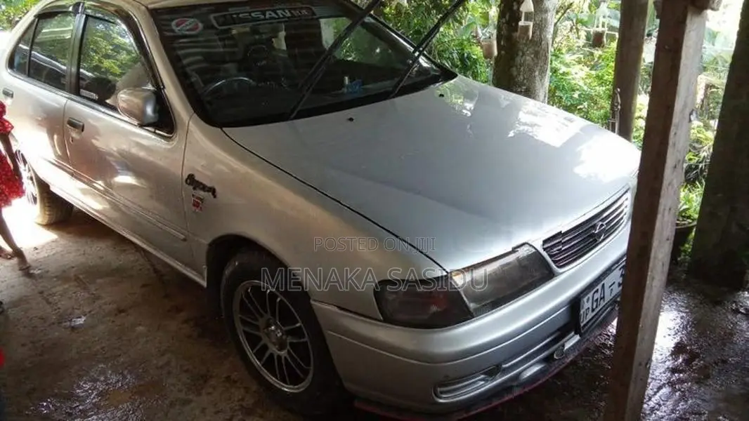 Nissan Sunny 2000