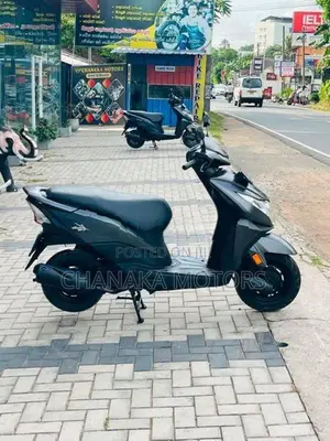 Honda Dio 2018