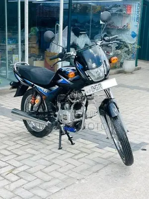 Bajaj CT100 2018
