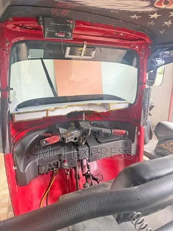 Bajaj RE Three Wheel 2012