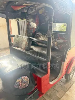 Bajaj RE Three Wheel 2012