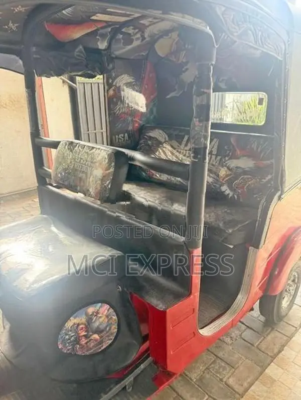 Bajaj RE Three Wheel 2012